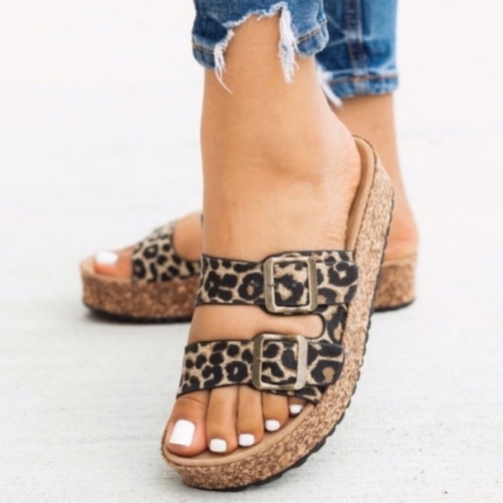 💓 Leopard Print Buckle Flatform Sandals - Picture 2 of 4